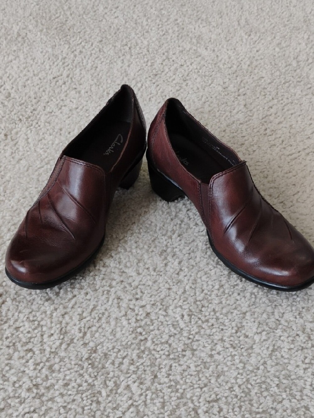 Clarks Partridge Brown Leather Slip On Comfort Loafers Block Heel Pleated LN 8